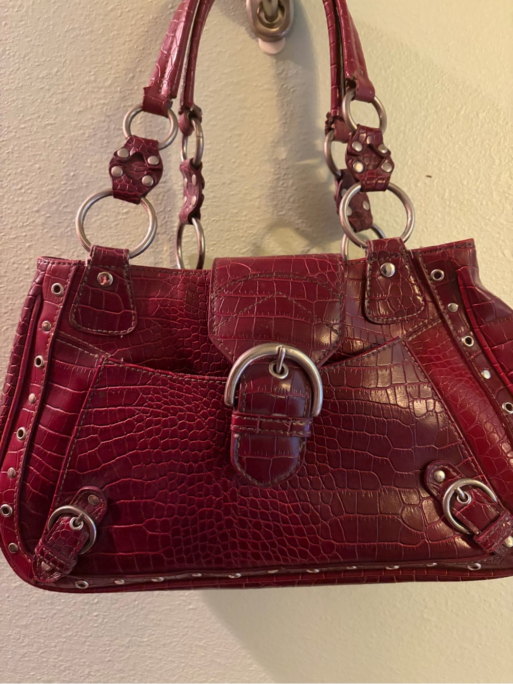 Women’s Croc-Embossed Buckle Shoulder Bag in Deep Burgundy
